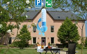 Hotel La Ferme De Bourran - Rodez - Parking Prive Avec Bornes Pour Voitures Electriques